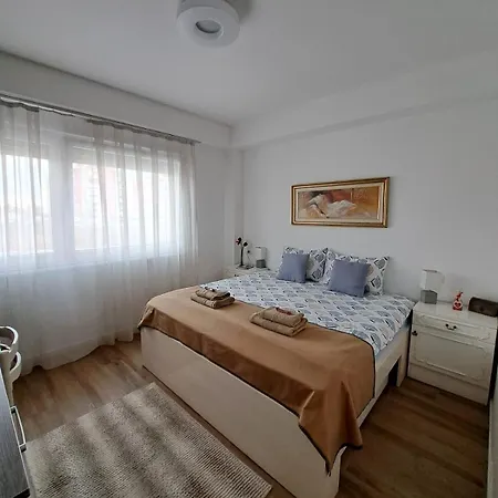 Мініготель Foxxy Luxury 4*