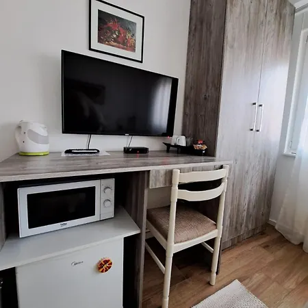 Foxxy Luxury Inn Skopje